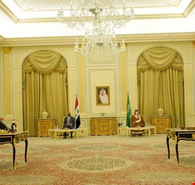 الكاظمي ومحمد بن سلمان يوقعان 5 اتفاقيات بين العراق والسعودية، من بينها مذكرة التفاهم بين شبكة الإعلام وهيئة الإذاعة والتلفزيون السعودية