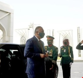 استقبلته ب 21 اطلاقة.. وانتظره كبار أمرائها في المطار ..(العراق اليوم) ينشر تفاصيل زيارة الكاظمي للسعودية، وكيف احتفت به دون سواه من الزعماء؟