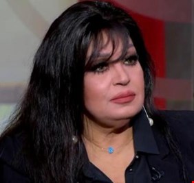فيفي عبده تطلب الدعاء من جمهورها بعد 