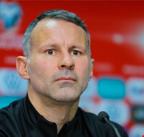 جيجز يختار فريق أحلامه ولاعبه المفضل