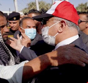 الكاظمي يبحث عن فقراء الوطن في مساحات الخارطة العراقية حاملاً لهم الأمل والمستقبل، ويزور أحفاد رجال ثورة العشرين في بيوتهم