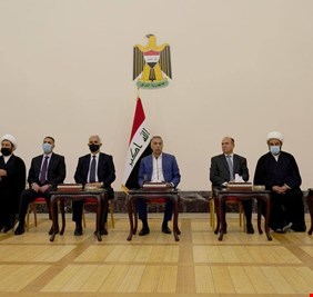 على مائدة إفطار رمضان الكريم .. الكاظمي يجمع العمائم السوداء والبيضاء معاً، ويطلق دعوة للحوار الديني ايضاً