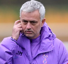 رسميا.. توتنهام يقيل مورينيو