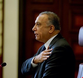 بشرى للموظفين .. الكاظمي يوقف إجراءات المالية باستقطاع رواتب الموظفين والعمال