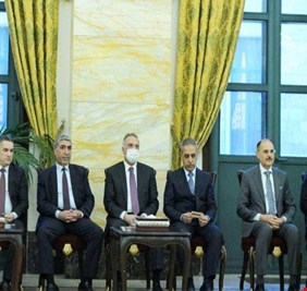 بالصور .. على مائدة الإفطار  الرمضانية الكاظمي يجمع الرئاسات وقادة الكتل !