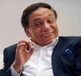 عادل إمام: أنا حاضر رغم الغياب.. ومشارك بـ«النمر»