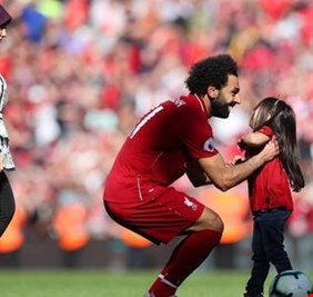 وسائل إعلام: محمد صلاح يحذف صور زوجته