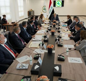 لجنة الاستثمار النيابية تشيد بخطوات الكاظمي تجاه المشاريع المتوقفة .. وتتساءل: أين أصبح مشروع (إستثمار) أراضي مطار بغداد والمثنى ؟!
