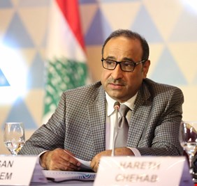 وزير الثقافة حسن ناظم  يتراجع ويعتذر عن طلب رعاية سعدي يوسف، فلماذا تراجع وقدم اعتذاره ؟