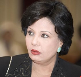 فردوس عبد الحميد: الساحة الفنية ضاقت و الكثير من أصحاب المهنة في منازلهم