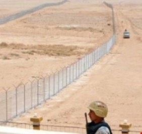 العراق يحاول اغلاق 610 كيلو متر لمنع تسرب الدواعش الى داخل اراضيه