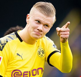 وكيل هالاند يكشف موقف 