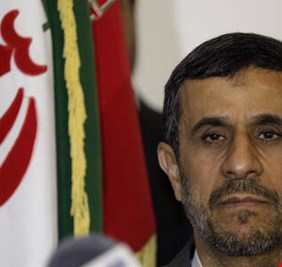 أحمدي نجاد: حمد بن خليفة آل ثاني دفع ملايين الدولارات للإفراج عن أسرى للحرس الثوري الإيراني بسوريا