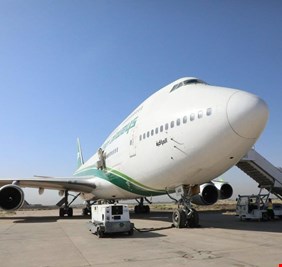 بتوجيه من الكاظمي شخصياً، أول طائرة عراقية تقلع من الهند في أول رحلة إجلاء لعراقيين عالقين هناك ..