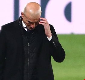 زيدان يدافع عن قراراته بعد الخسارة أمام تشيلسي في دوري الأبطال