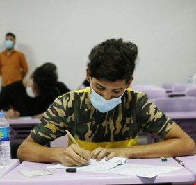 اليوم يحسم أمر العام الدراسي.. وثمة توجه لإعتماد درجات نصف السنة والكورس الأول كدرجة نهائية..
