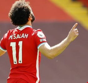 لفتة إنسانية من محمد صلاح تجاه مدير الكرة في أحد الأندية المصرية