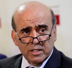 وزير الخارجية اللبناني يهاجم محللاً سعودياً : ’يهينني واحد من أهل البدو’