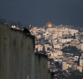 وسط توترات متصاعدة في القدس.. مظاهرة عربية-يهودية مشتركة ضد خطط التهجير في الشيخ جراح