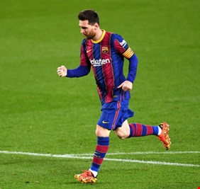 ميسي يتوج هدافا للدوري الإسباني للمرة الخامسة على التوالي ويكسر رقم أسطورتي ريال مدريد