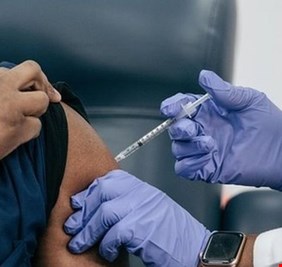 دراسة: هذه الفئة معرضة لخطر كورونا رغم تلقي اللقاح