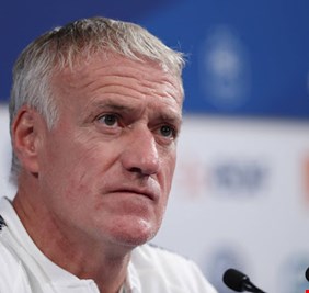 قبل انطلاق يورو 2020.. ديشامب يفتح النار على مدافع مانشستر سيتي