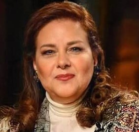 دلال عبد العزيز تتخطى مرحلة الخطر