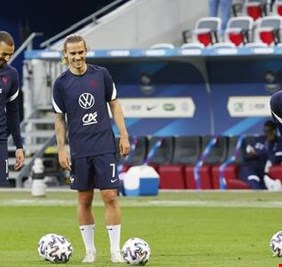 نشوب أزمة بين مهاجمي منتخب فرنسا قبيل مواجهة ألمانيا في 