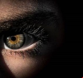 كيف نتخلص من انتفاخ العينين؟