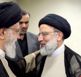 رئيسي يستأذن خامنئي للتركيز على الحكومة