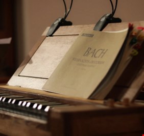 باخ ربما يجعلنا ننفق أكثر؟ .. الكشف عن أثر استخدام موسيقى المؤلف الموسيقي الشهير في الإعلانات!