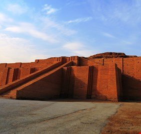 بعد تحسن الوضع الأمني، 13 ألف مسيحي يحج الى أور  في أكبر رحلة حج في التاريخ لمسقط رأس النبي ابراهيم