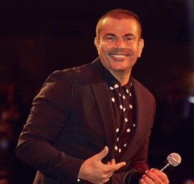 عمرو دياب في أول ظهور له بعد شائعات مرضه وحجزه بالمستشفى