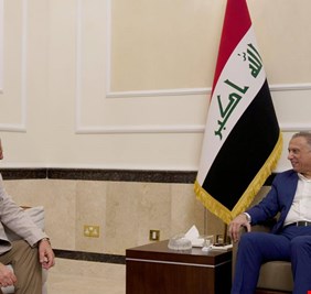 الكاظمي يستقبل الفنان حسين نعمة