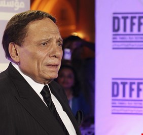 رامي إمام يكشف تفاصيل الحالة الصحية للزعيم عادل إمام