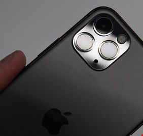 آبل تطور هواتف آيفون كبيرة الحجم بأسعار منافسة