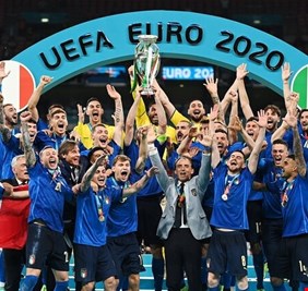 منتخب إيطاليا يزرع الحزن في قلوب وبيوت الإنجليز، ويحمل كاس أمم أوربا الى روما