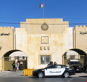 القضاء الأردني يحكم بسجن المتهمين في قضية 