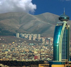 انقلاب أبيض.. حزب بارزاني يعلق على 