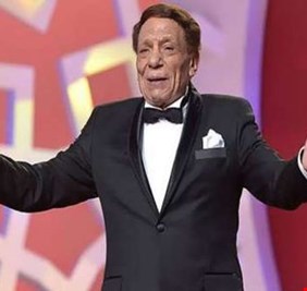 عادل إمام يعود إلى شاشة السينما بعد غياب 11 عاما
