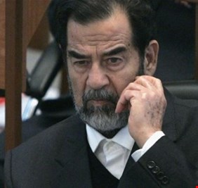 بعد رحيله.. عراقيون يتحدثون عن الرجل الذي التقى صدام حسين واطاح به عام 2003