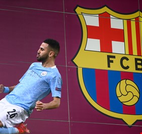 هدية العيد.. كيف سيرسل مانشستر سيتي رياض محرز إلى برشلونة؟