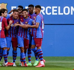 برشلونة يدشن استعداداته للموسم الجديد بفوز كاسح