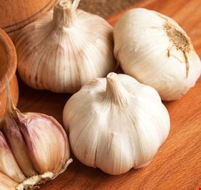 من تقوية جهاز المناعة إلى خفض الكوليسترول .. 5 فوائد صحية رئيسية للثوم