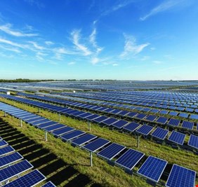 خبير يحذر من استخدام الطاقة الشمسية لتوليد الكهرباء في العراق