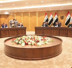 توصيات خلية الأزمة البرلمانية بشأن موجة الجائحة في العراق