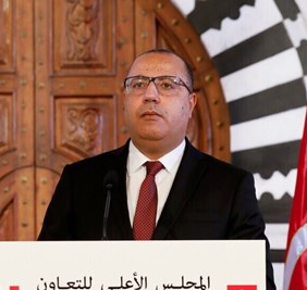 مصادر تكشف عن مكان وجود رئيس الوزراء التونسي المعزول بعد أنباء عن احتجازه