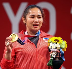 المنصات تتفاعل مع دموع الرباعة الفلبينية دياز