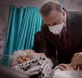 بالصور .. الكاظمي يتفقّد مستشفى ابن النفيس في بغداد و