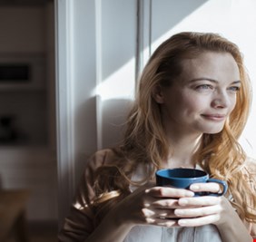 متى تشرب القهوة للشعور بالمزيد من اليقظة؟